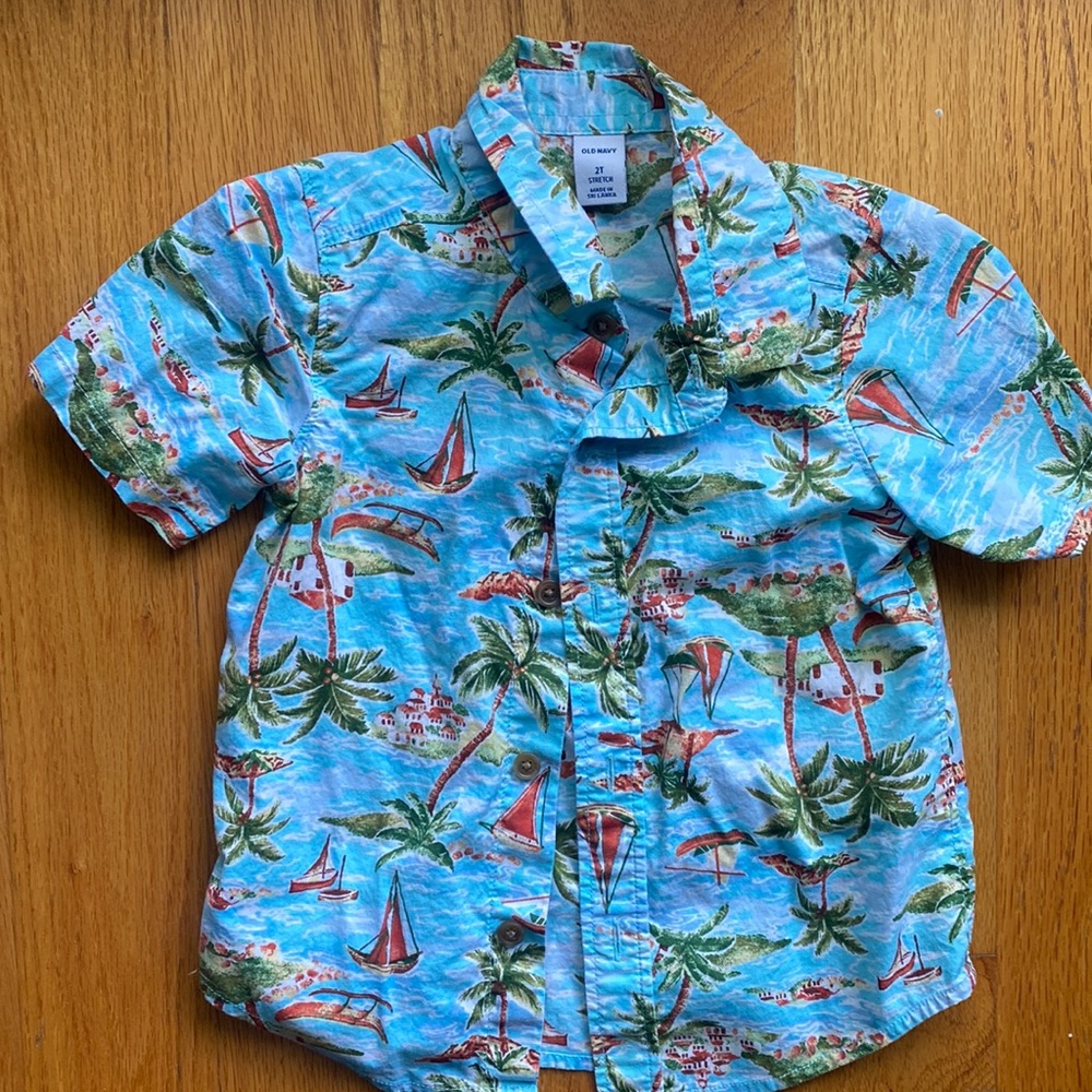 Old Navy Button Down Hawaiian shirt